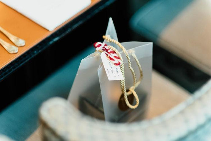 Wedding Gifts & Presents | Unique Engagement / Wedding Gift Ideas