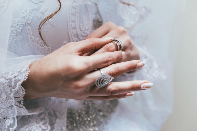 Wedding Jewelry Ideas & Advice | Choosing The Perfect Bridal Jewelry & Accessories