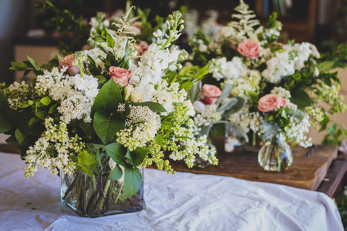 Wedding Flowers & Bouquet Ideas [ Engagement & Wedding Tips & Guides ]